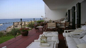 Villa sur Minorque première ligne à la mer à vendre