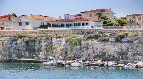 Villas exclusives avec vue sur la mer sur la côte de Cala Fons
