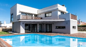 Villa entièrement décorée à vendre avec des vues spectaculaires à Minorque