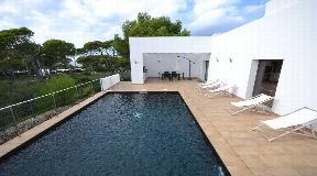 Étonnante villa moderne à Ciutadella avec jardin fabuleux